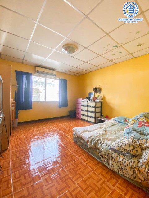 *****ทาวน์เฮ้าส์มือสองย่านนนทบุรี ม.ร่มรื่นวิลล์4 รัตนาธิเบศร์ บนเนื้อที่ 19 ตร.ว. ฟังก์ชัน 2 ห้องนอน 2 ห้องน้ำ 1 ที่จอดรถ แถมฟรี! 3 เครื่องปรับอากาศ เดินทางสะดวก เพียง 3 นาที!! ถึงรถไฟฟ้าสายสีม่วง "สถานีสามแยกบางใหญ่" ใกล้เซ็นทรัลเวสต์เกต จองด่วน!